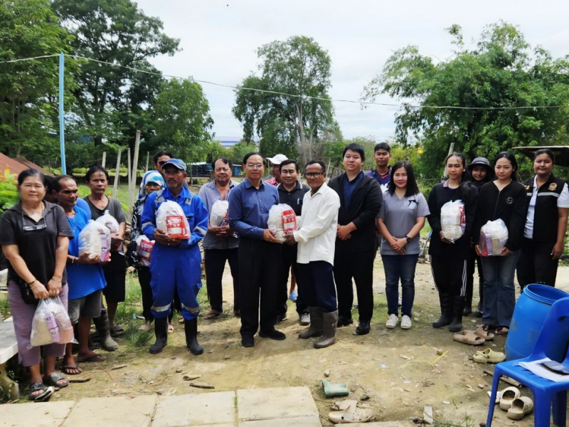 ปศุสัตว์จันทบุรี ตรวจเยี่ยมเกษตรกรผู้เลี้ยงสัตว์ตามพื้นที่แนวชายแดน พร้อมมอบเวชภัณฑ์เพื่อเป็นขวัญกำลังใจแก่เกษตรกร