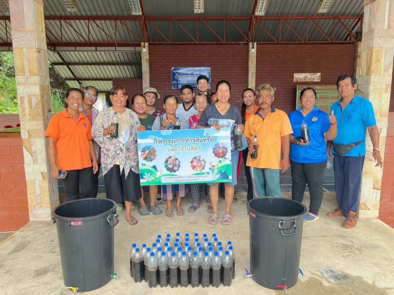 งานปศุสัตว์ศูนย์พัฒนาอ่าวคุ้งกระเบน ร่วมกับปศุสัตว์แก่งหางแมว อบรมการทำจุลินทรีย์ S(สำหรับสัตว์)