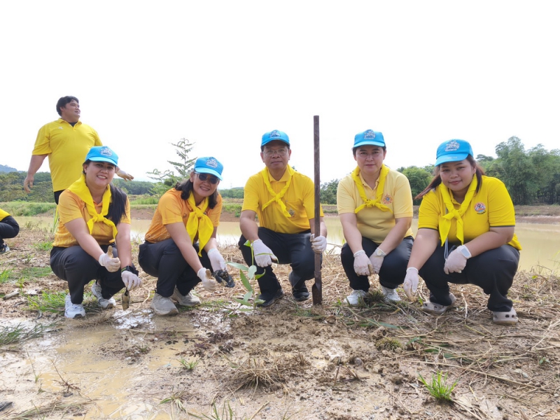 ปศุสัตว์จันทบุรี เข้าร่วมกิจกรรมจิตอาสาเฉลิมพระชนมพรรษา สมเด็จพระนางเจ้าสิริกิติ์ พระบรมราชินีนาถ พระบรมราชชนนีพันปีหลวง (วันแม่แห่งชาติ)